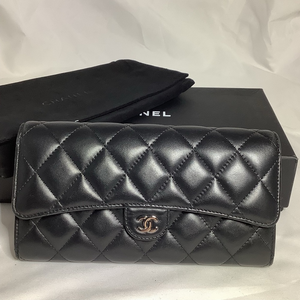 CHANEL Black Quilted Leather Wallet